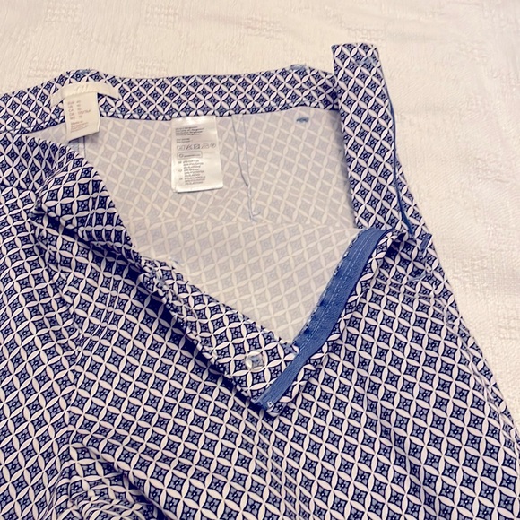 H & M side zip womens khakis with tapered leg - Picture 2 of 3